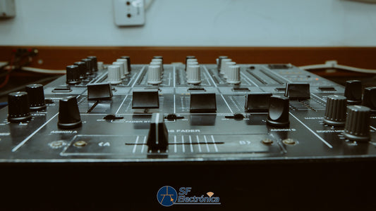 MESA DE MEZCLAS PIONEER