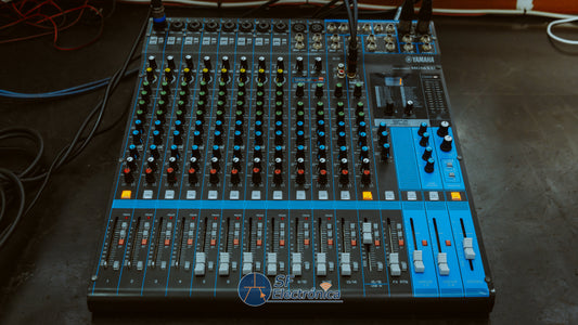 MESA MEZCLAS YAMAHA