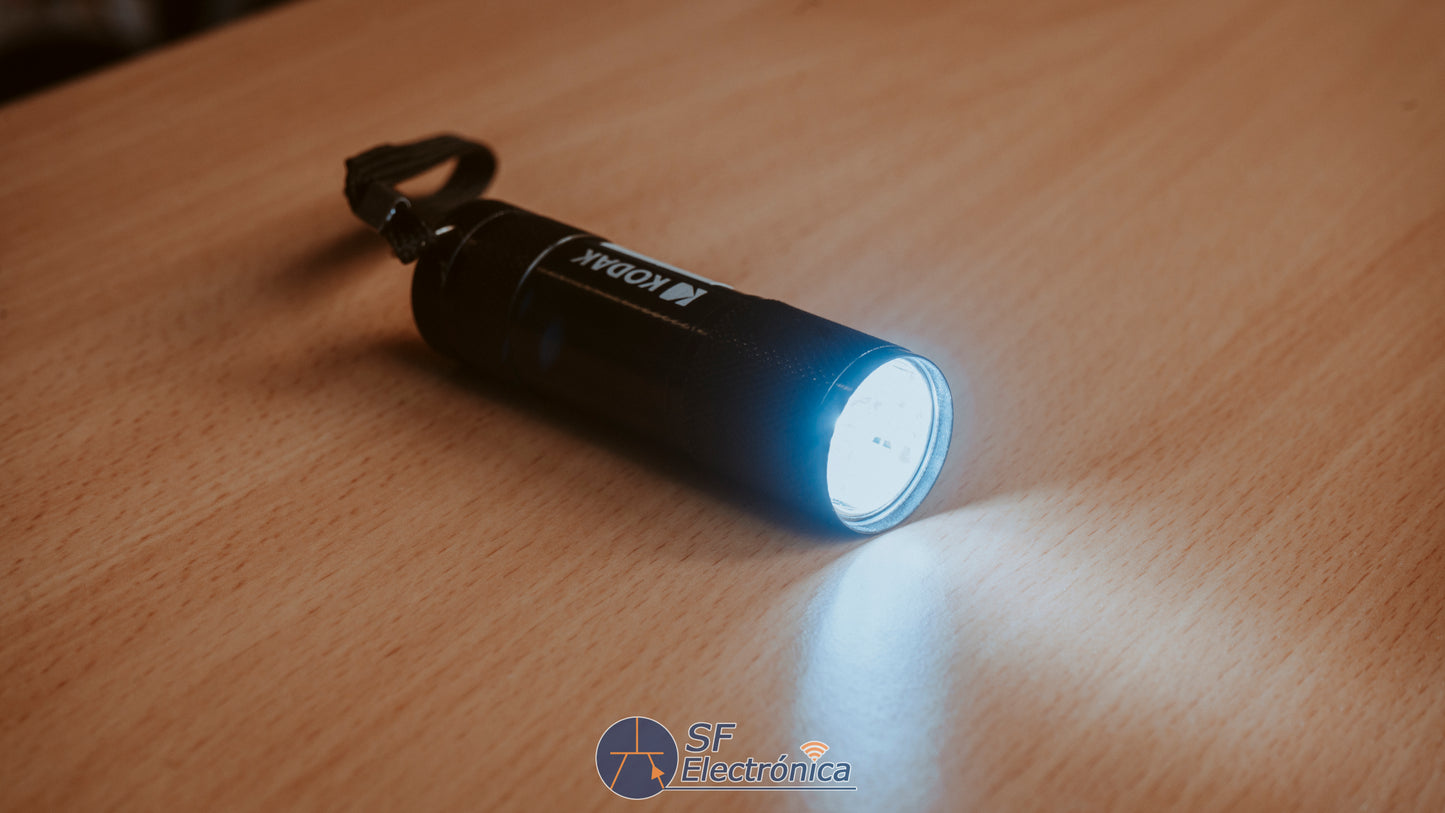 LINTERNA LED PILAS