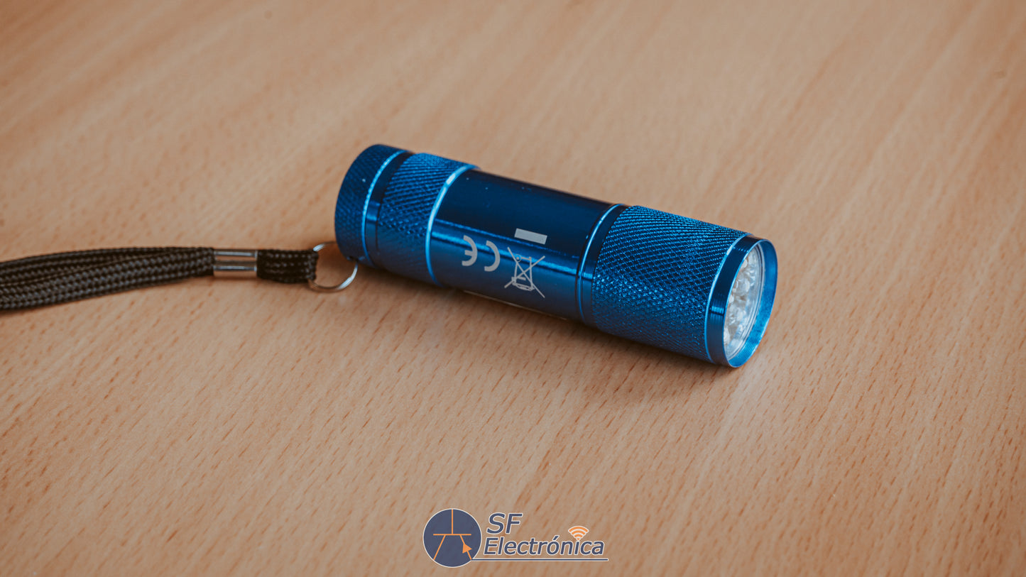 LINTERNA LED PILAS