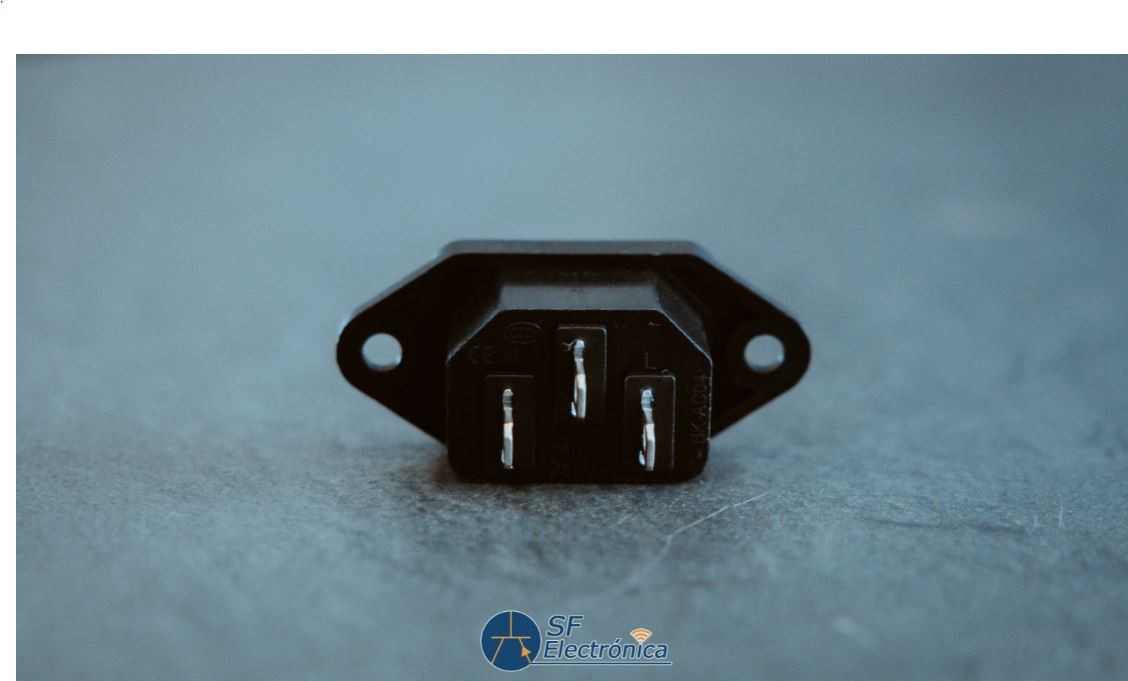 CONECTOR IEC-14 - 3 PIN