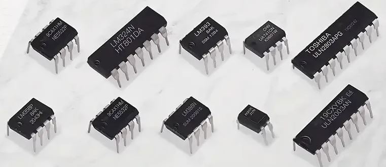 KIT CIRCUITOS INTEGRADOS 85 PIEZAS